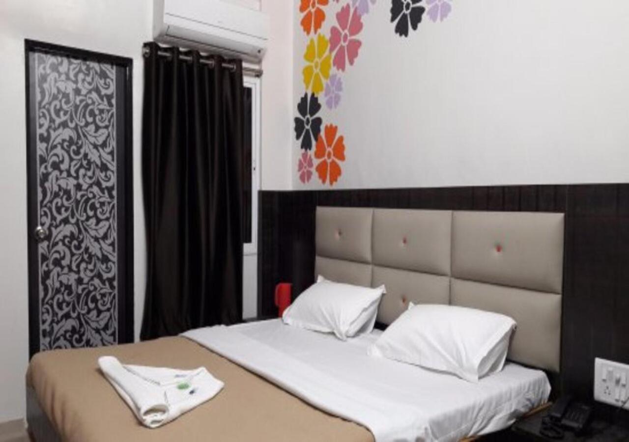 Hotel Royal Regency Аурангабад Екстериор снимка